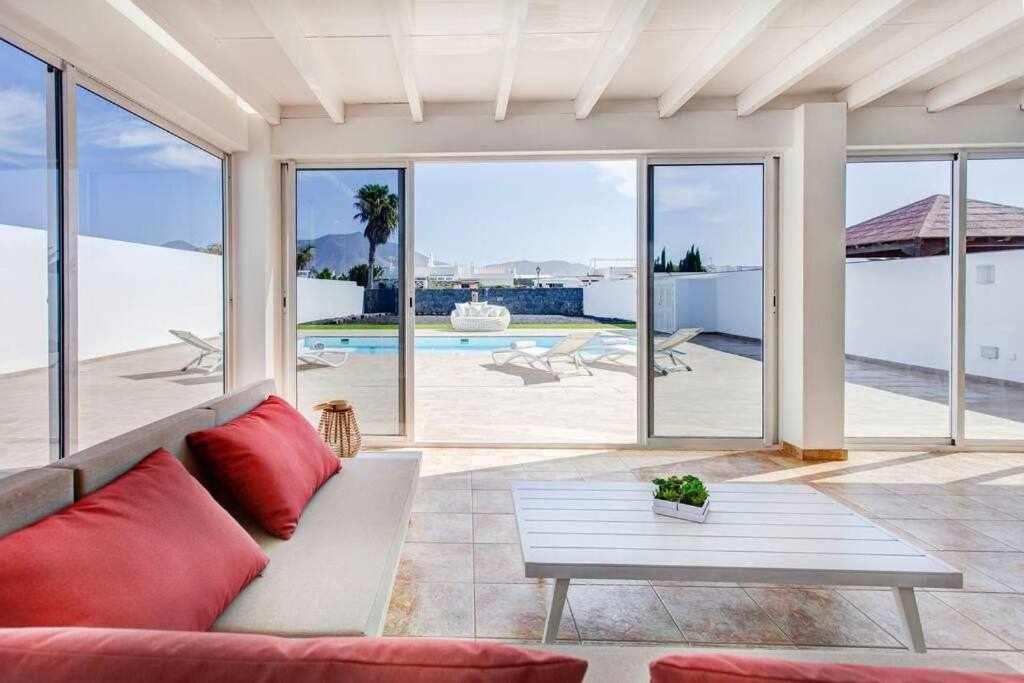Homu Bianca Fantastica Villa Con Piscina Privad Playa Blanca  Buitenkant foto